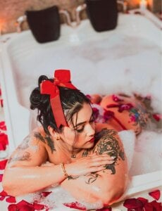 MadissonFord foam bath on our valentine Immagine  6