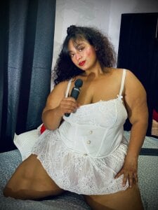 pervert_extrabigboobs Do you want to try out my toy?🍆 Bilde