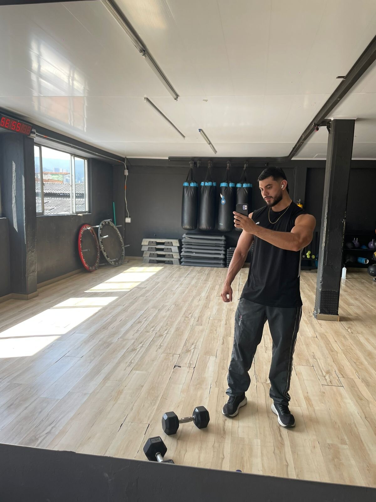 Dimitri_Bass Trendaava kuva 8159