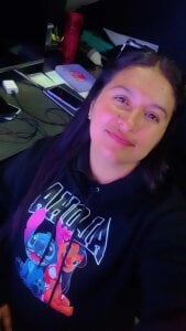 Mia_oficial in my office Pic