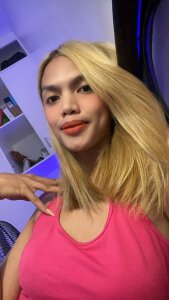 MollyCums eyes on me Pic