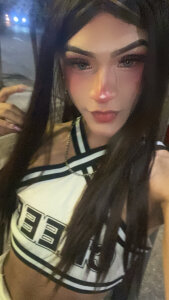 Cheer😝 de moonlyvelvet  3 Imagens