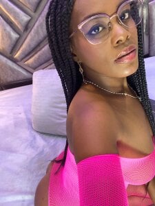 HannaaGates Eyes on Me 💋 Pic 3