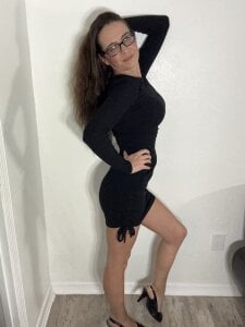 RedHotRachael Sexy Black Dress Pic