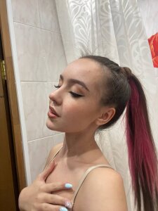 LisaSmiths Shower :) Pic 7