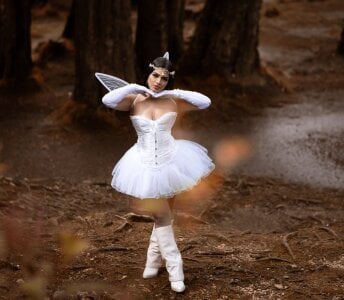 ElleGisellee READY FOR YOUR FAIRY DUST? 🧚🏽‍♀️ Pic 5