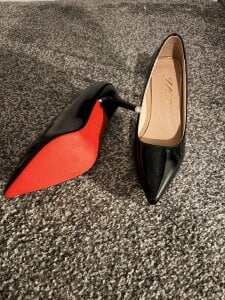 Sky25xReady to play? I’m waiting in my room 👠” Bild 2