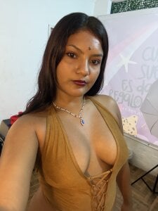 Isa_curvylicius Golden princess 👑 Foto 4