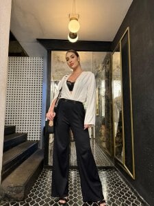 AriaMuse We have date? 🍷😈 Gambar