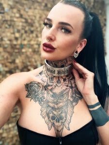 InkedBiitch New Collar Photo