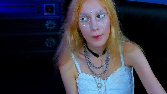 Laura_Gomorrah freak make up Pic 3