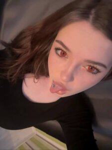 ThuBoppre Lenses red Pic 5