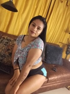 Desirelust_ Public Pic 9