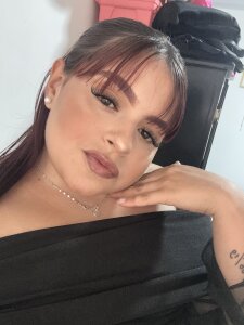 sbanna_valle_: 💞🫦 ( 2 фото)