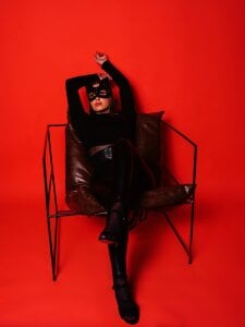 PassionGlow Claws Out, Clothes Off 😼 Pic 3