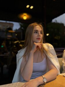 HollyJohnsf