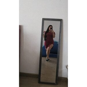 Emiily_Parker_Public图片