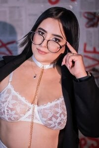 taylor_bennet It's valentine's day ❤️🥰😍🌹🎁 Pic 4