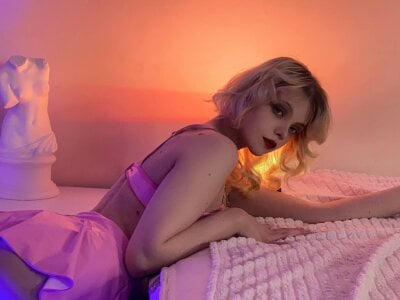 Emily_relish Your pink dream Pic 4