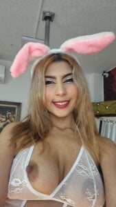 Cherry_Foxi_ Naughty bunny playing on her tube Gambar 3