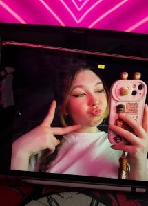 cheeky_cherry_ Vibe Pic 2