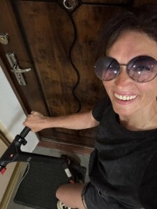 Alice_Amou Style and speed 💫, with my scooter on adventures 🌟🛴 Pic
