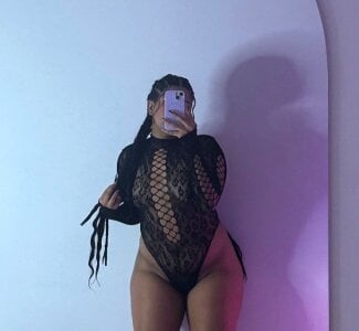 Miss_ambrer_ More selfies… because I like taking my own pics. รูป  2