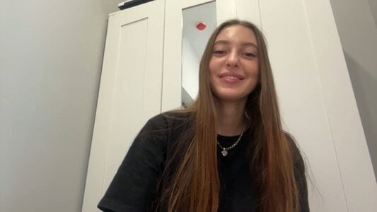 selena_favn Best view on the internet 💋 Pic