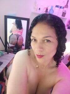 Aliciia_cute1 I'm super horny, make me yours completely Pic 2