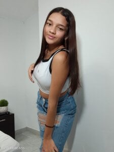 vesperhale's Hey you… I’m already live and glowing for you ✨ Come see what I’m wearing… or maybe help me take it Sex Photo 1