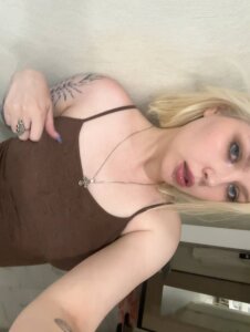 OpheliaRitz naughty me Pic 5