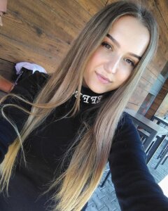 Gold_Rosee Public Pic 6