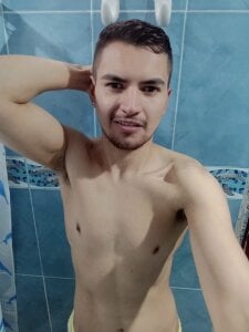 Noah__20 Public Pic 3