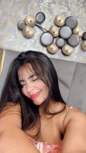 KimDevinne “My smile is sweet… my look not so much.” зображення