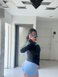 Karla18_ Public Pic 5