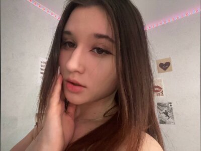 StacySanchez Do you believe in love at first sight? 👀 Pic 4