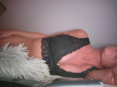 HannahBaradin Get To Know Me Billede 3