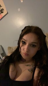 eviesins-xo Just me Pic 3