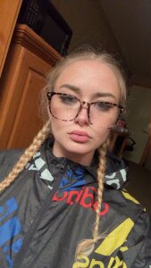 Milf-N-Kookies Public Pic 8