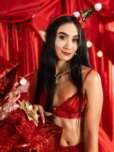 Nicolqueen_ Merry Christmas 🎄🎀 Pic