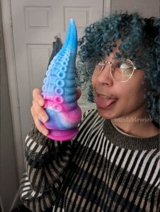 mightbelycan put this inside me? 😳 Pic 2