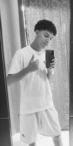 Manu2468m 😏  4টি ছবি