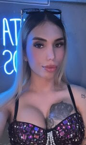 Carsonrobert WELCOME GUYS I AM KARLA Pic 4