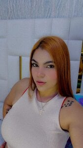 hillary_uckerman_ Your eyes, your look, your desire...🫦👅😇 Immagine 