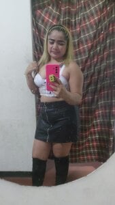 _Chloe_Evans Public  3টি ছবি