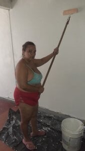 BiirdyDavis painting my house টি ফটো