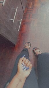 IndianSapphireXXX Kiss my hands and suck my toes 🤤😈 Pic