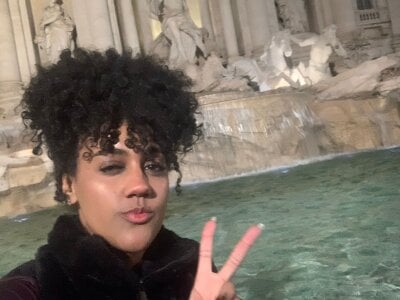 OnlyGia Wait for my return ❤️ Foto 2