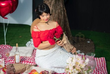 chloe_watson_ a nice day for a picnic 🎆 รูป  6