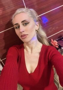 Emma_Plays Public Pic 9